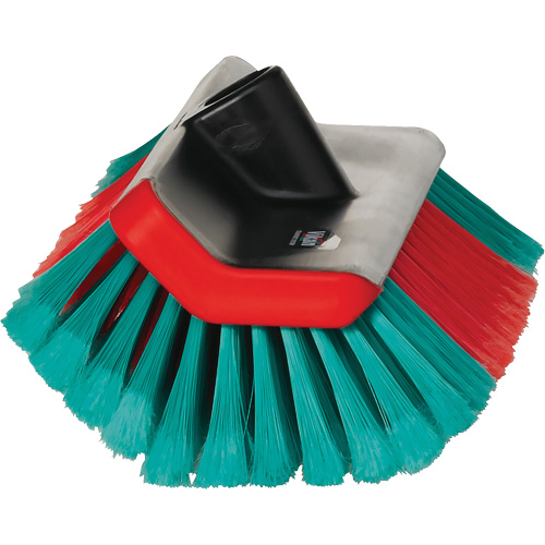 Brosse &agrave; alimentation en eau pour nettoyage des parties hautes et basses des v&eacute;hicules de la s&eacute;rie Transport Cantin et fils