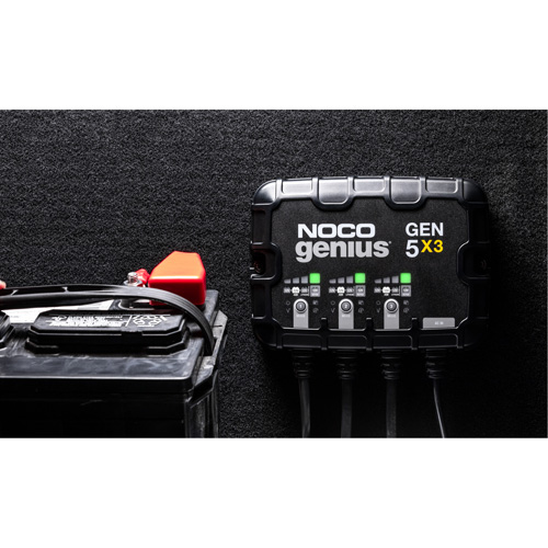 Chargeur de batterie embarqu&eacute; &agrave; 3 sorties de 15 amp&egrave;res Gen5X3 Genius Cantin et fils