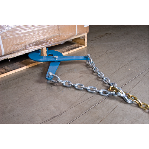 Pallet Puller, 16 lbs. Weight, 7" Jaw Opening, 5000 lbs. Pulling Capacity, 3" Jaw Height Cantin et fils