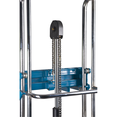 Gerbeur hydraulique &agrave; plateforme, M&eacute;canisme Pompe au pied, Capacit&eacute; de 880 lb, Levage max de 60" Cantin et fils