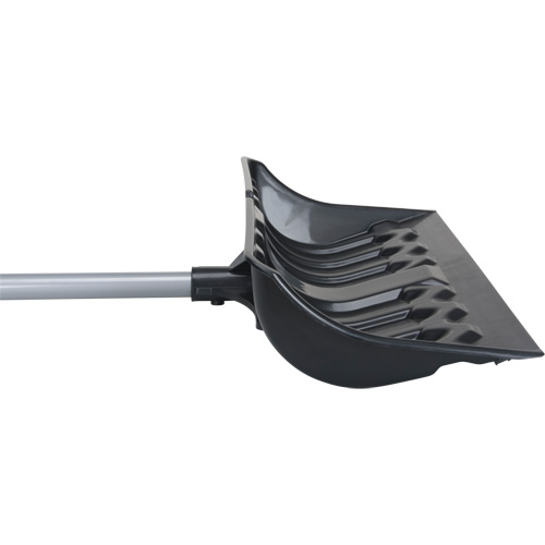 Snow Pusher, Polypropylene Blade, D-Grip Handle, 24-1/2" W Cantin et fils