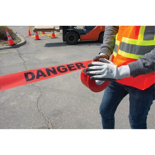 Ruban pour barricade Danger, Bilingue, 3" la x 1000' lo, 1,5 mil, Noir/rouge Cantin et fils