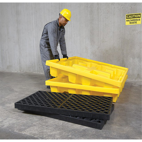 Ultra-Spill Pallet emboitable, 4 barils, Capacit&eacute; de d&eacute;versement 66 gal. US, 51" x 51" x 10" Cantin et fils