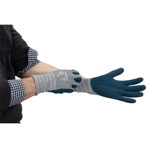 Eco-Friendly Lightweight Coated Gloves, 7, Foam Nitrile Coating, 15 Gauge, Polyester/RPET Shell Cantin et fils