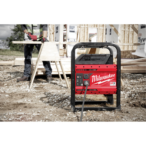 MX Fuel Carry-On Power Supply, 1800 W/3600 W, Lithium Ion, 20-4/5" H x 12" W x 15" D, 49.7 lbs. Cantin et fils