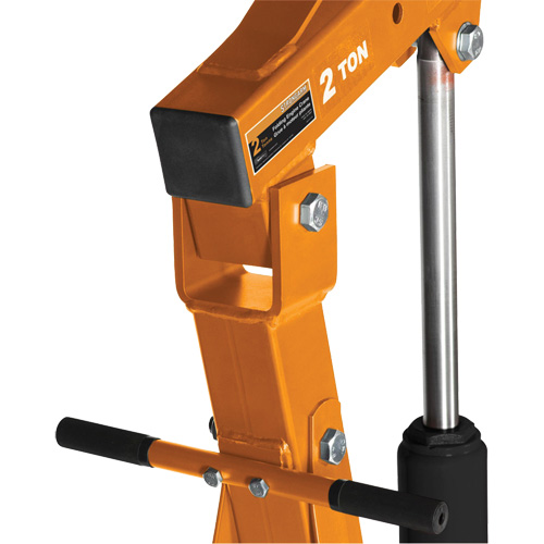 Grue escamotable pour moteur — Strongarm Cantin et fils