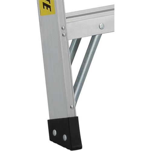 Escabeau industriel tr&egrave;s robuste s&eacute;rie 3400, 4', Aluminium, Capacit&eacute; 300 lb, Type 1A Cantin et fils