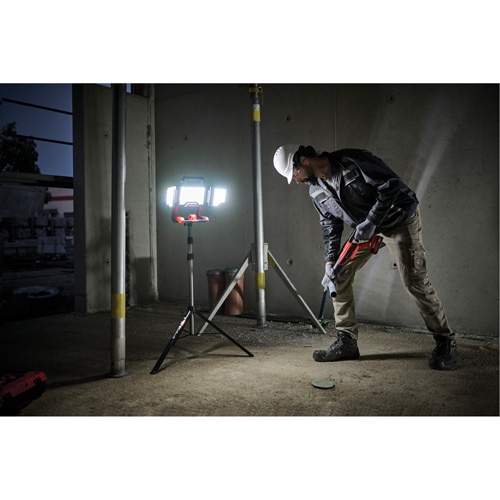 Lampe de travail &agrave; DEL professionnelle &agrave; panneaux pliants lumens sans fil 18V sur tr&eacute;pied, DEL, 3600 lumens Cantin et fils