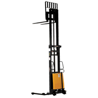 Gerbeur pour chariot &eacute;l&eacute;vateur, Fonctionnement &eacute;lectrique, Capacit&eacute; 2000 lb, Lev&eacute;e max 137" Cantin et fils