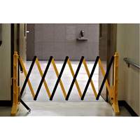 Xpandit Barricade, 36" H x 11.5' L, Black/Yellow Cantin et fils