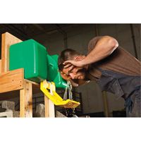 Poste de douche oculaire, Aliment&eacute; par gravit&eacute;, Capacit&eacute; 9 gal., Conformit&eacute; ANSI Z358.1 Cantin et fils