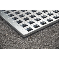 Ultra-Spill Pallet en acier, 4 barils, Capacit&eacute; de d&eacute;versement 68 gal. US, 49,1" x 47,1" x 10,9" Cantin et fils